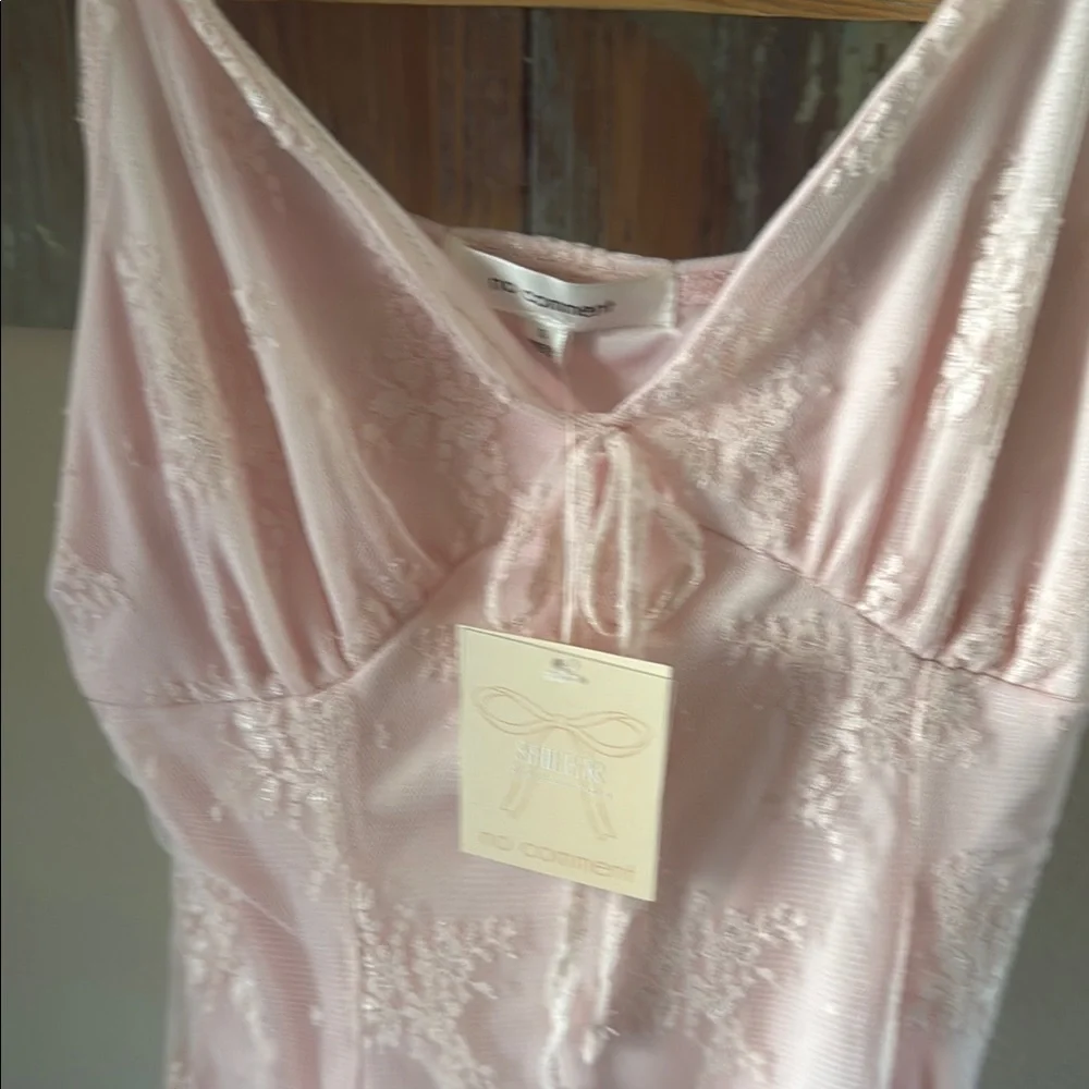 NWT/SOLDD - Picture 2 of 8